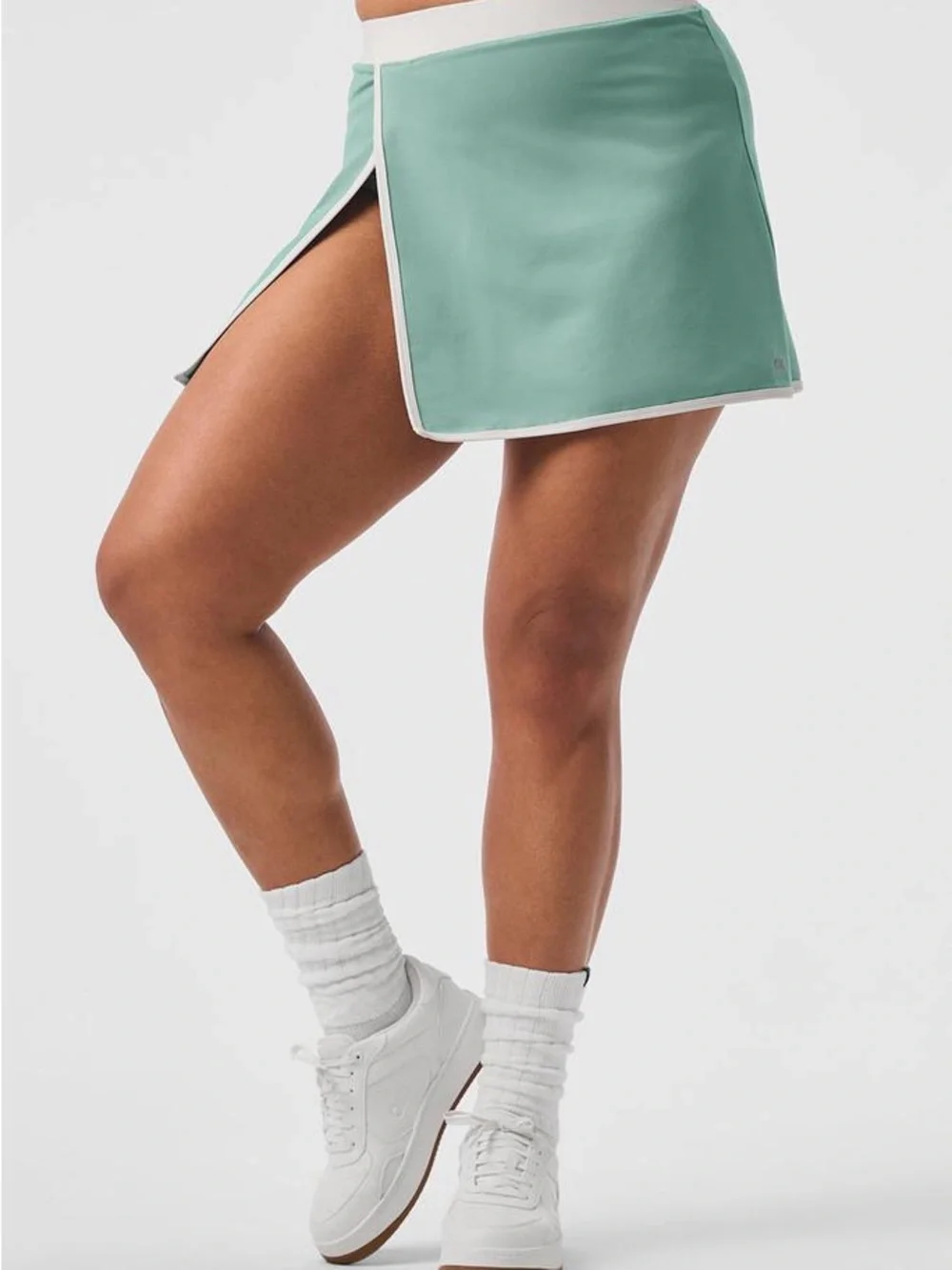 Alo Yoga Airbrush Streamlined Skirt - Botanical Green/Ivory
